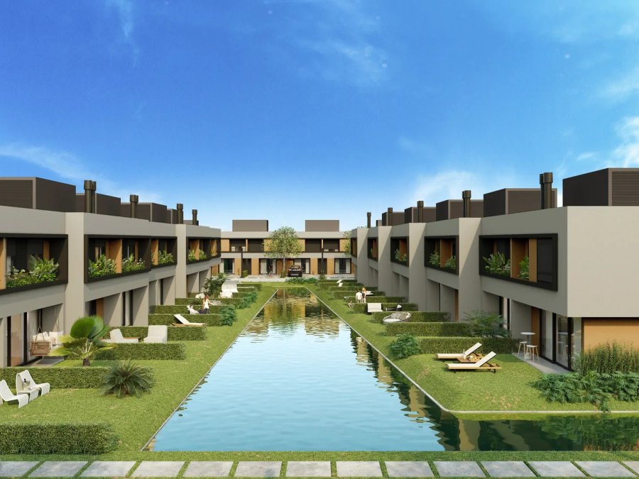 Lago entre as casas