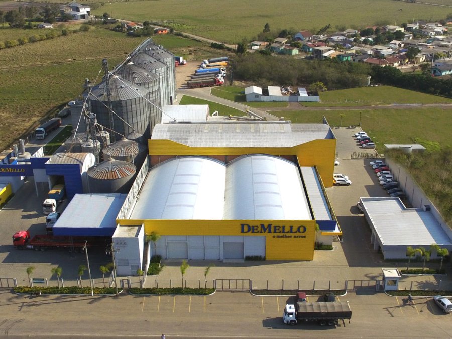 Silos e armazéns da unidade